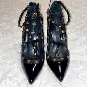 NOT AUTHENTIC Valentino Pumps
